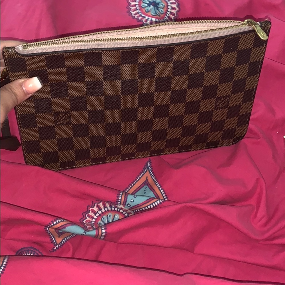 Louis Vuitton pouchette